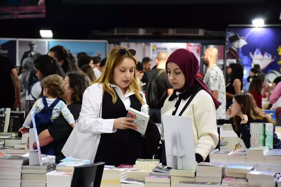 14. Antalya Kitap Fuarı Kitapseverleri Buluşturuyor