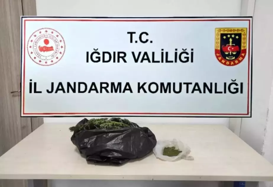 Iğdır'da Uyuşturucu Operasyonu: 1050 Gram Kubar Esrar Ele Geçirildi