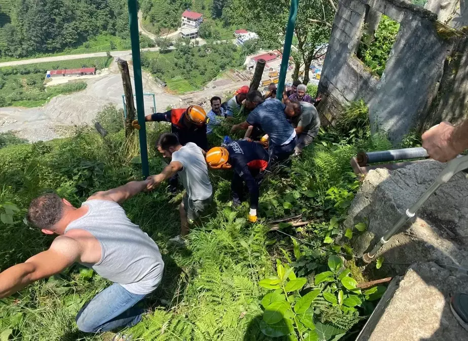 Rize'de ilkel teleferikte elektrik akımına kapılan kişi ağır yaralandı