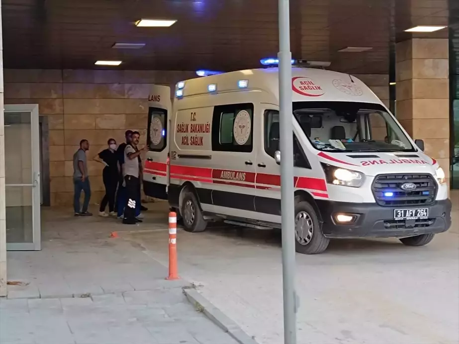 Samandağ'da Denize Giren 2 Kişi Boğuldu