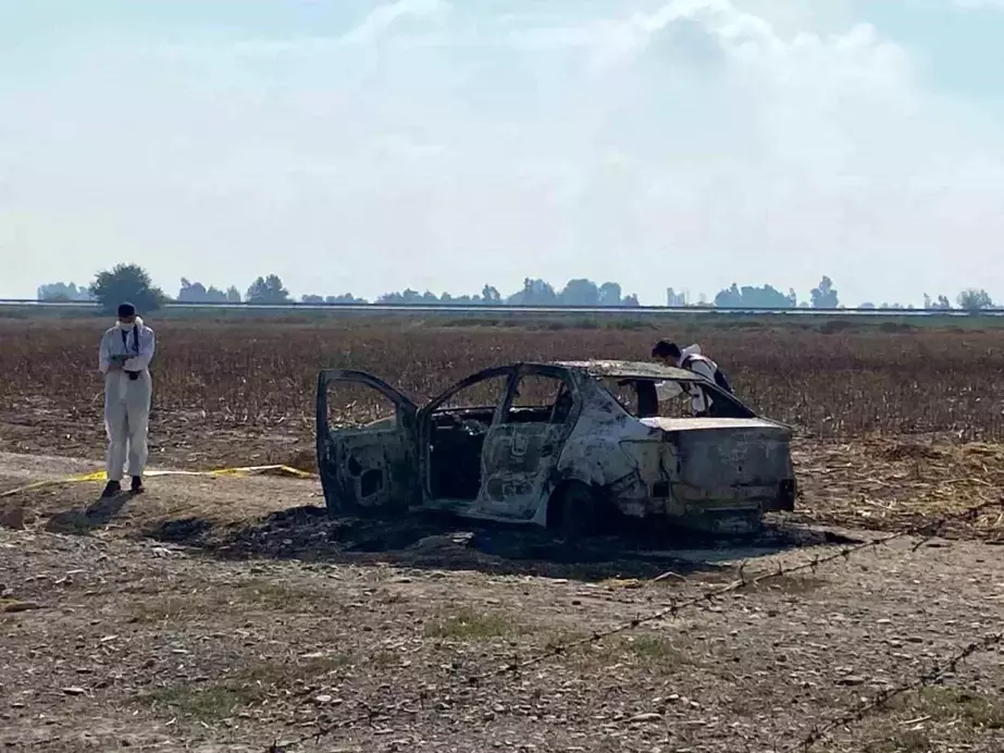 Adana'da Otomobil Yanarak Sürücüsü Hayatını Kaybetti