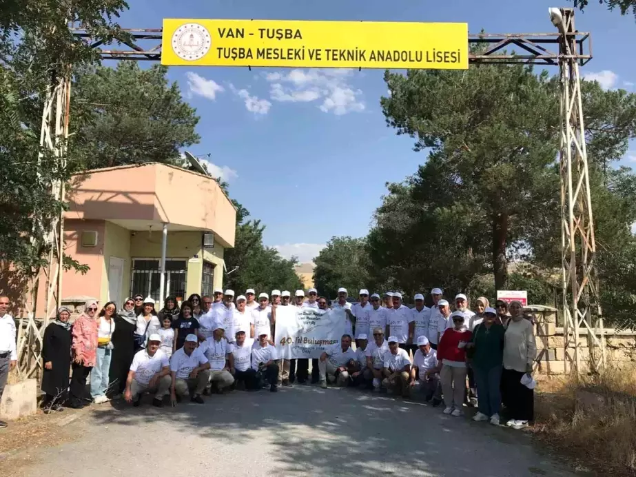 Van Ziraat Meslek Lisesi Mezunları 40 Yıl Sonra Buluştu