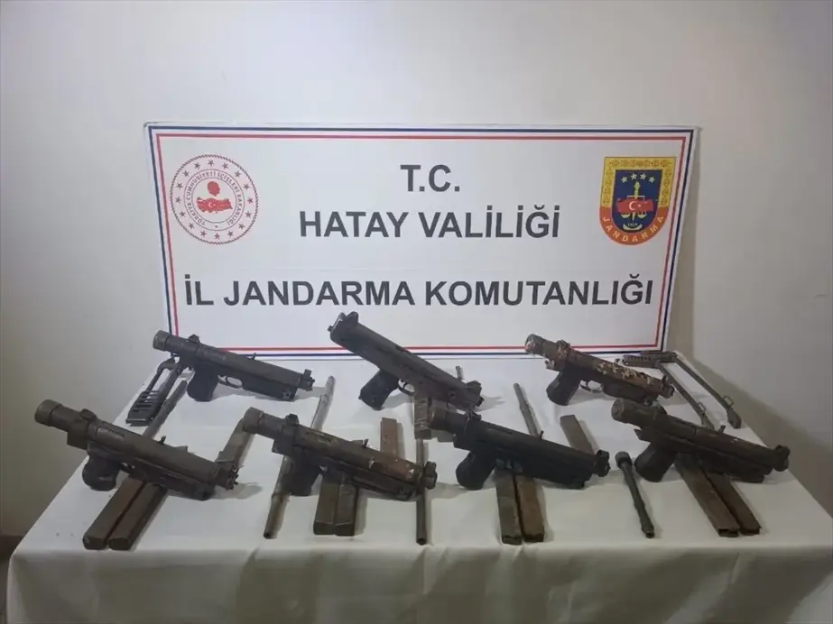 Hatay'da Jandarma Operasyonunda 23 Tabanca Ele Geçirildi