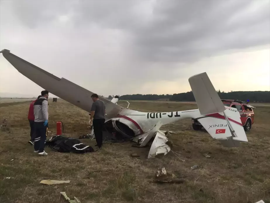 Bursa'da eğitim uçağı düştü! Bursa'da ne oldu? Pilotlar yaralı mı, öldü mü?