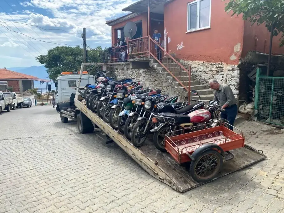 Manisa'da Jandarma Denetiminde 15 Motosiklet Trafikten Men Edildi