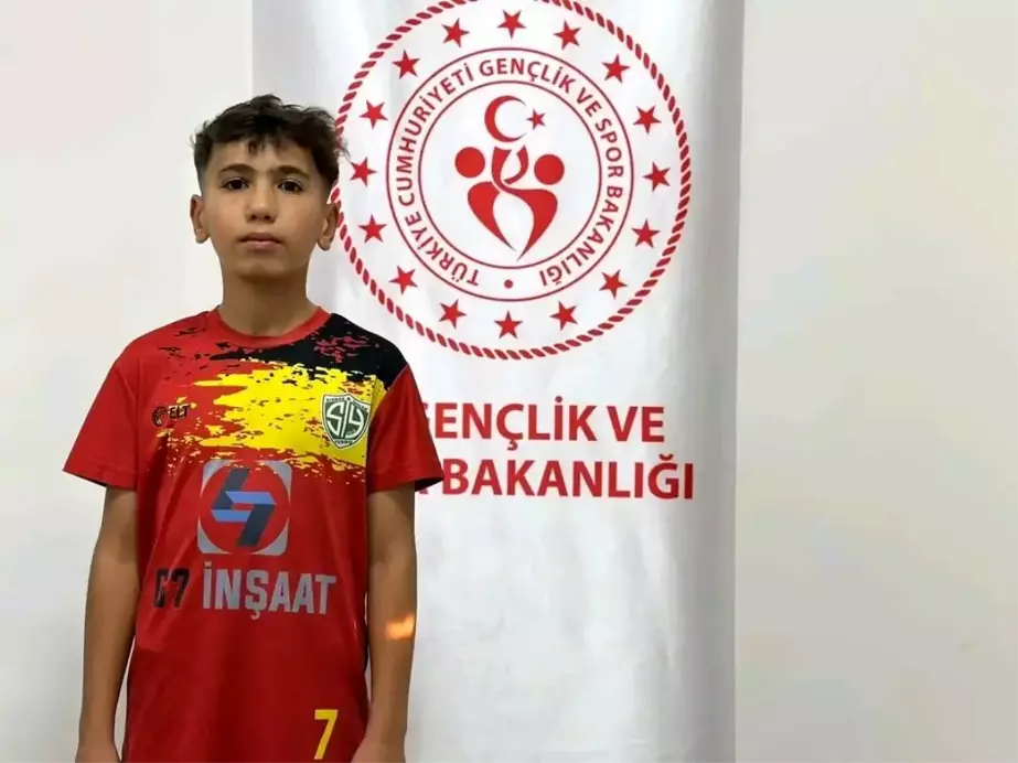 Hamza Yalçın Galatasaray'dan Davet Aldı