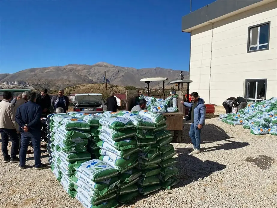 Adıyaman'da Üreticilere 14 Ton Fiğ Tohumu Dağıtıldı