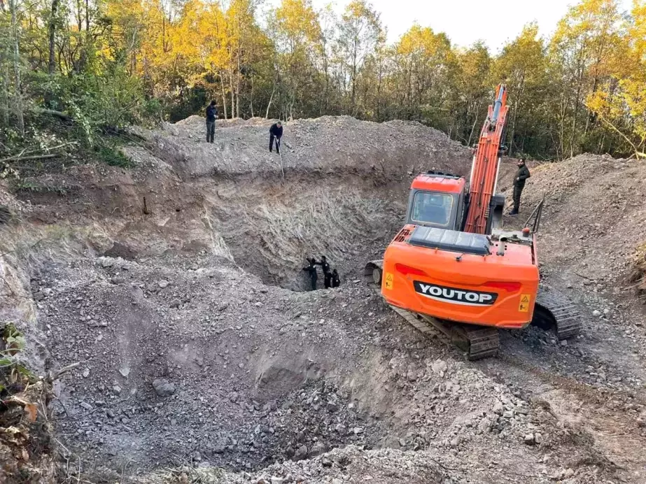 Hendek'te Define Arayan 5 Kişi Suçüstü Yakalandı