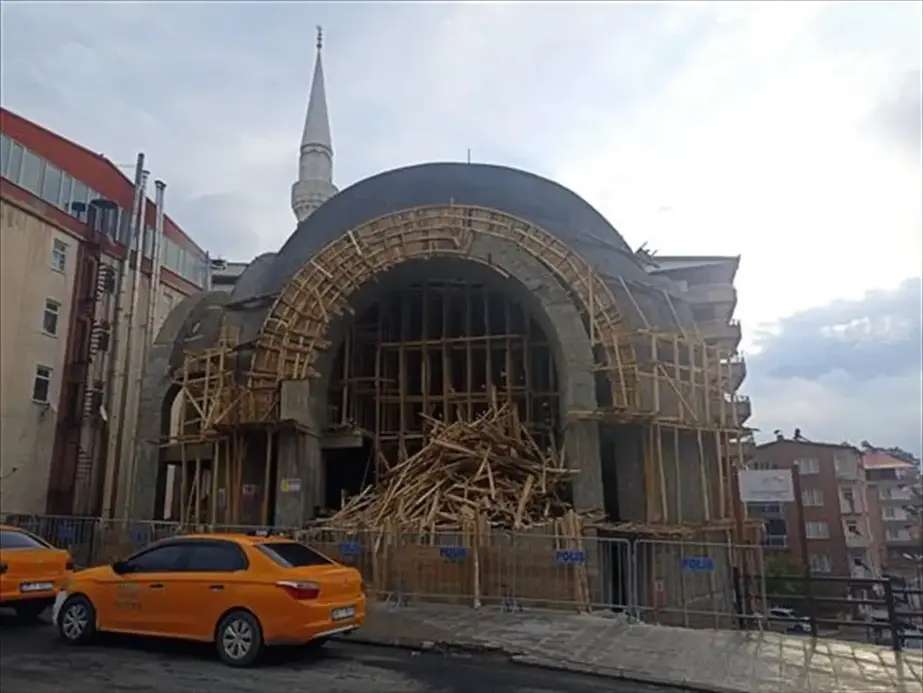 Hakkari'de Yeni Hacı Sait Camisi İnşaatı Devam Ediyor