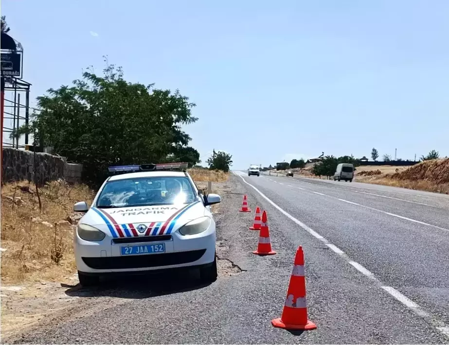 Gaziantep'te Yerli Radar Denetimlerinde 135 Araç Sürücüsüne Cezai İşlem Uygulandı