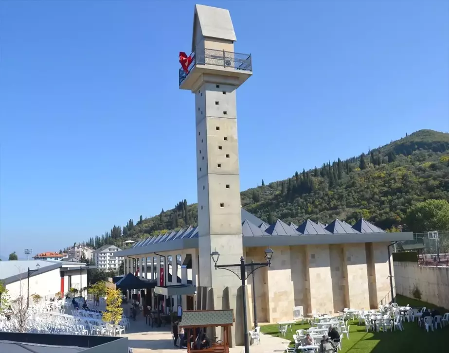 Karamürsel'de Yeni Camii İbadete Açıldı