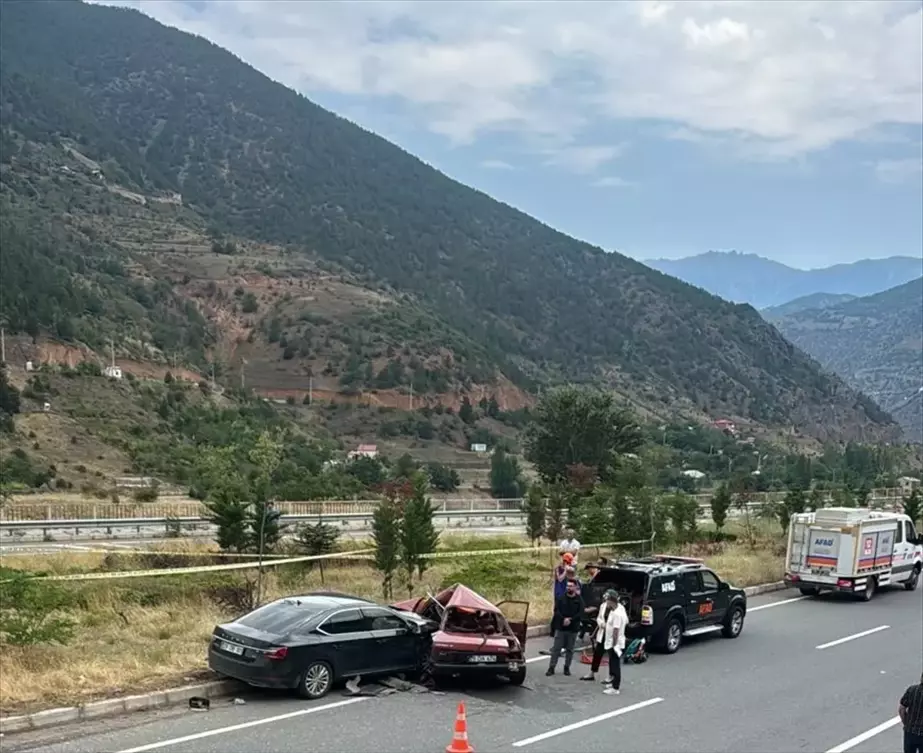 Gümüşhane'de trafik kazası: 1 çift öldü, 2 kişi yaralandı