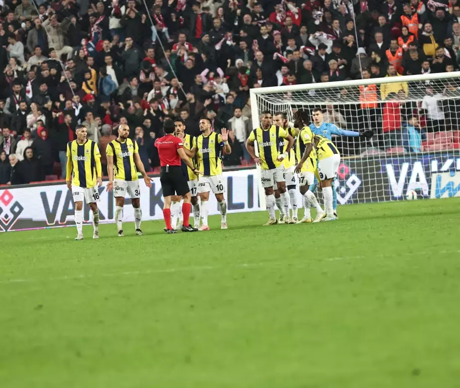 Fenerbahçe Samsunspor ile 2-2 Beraber Kaldı