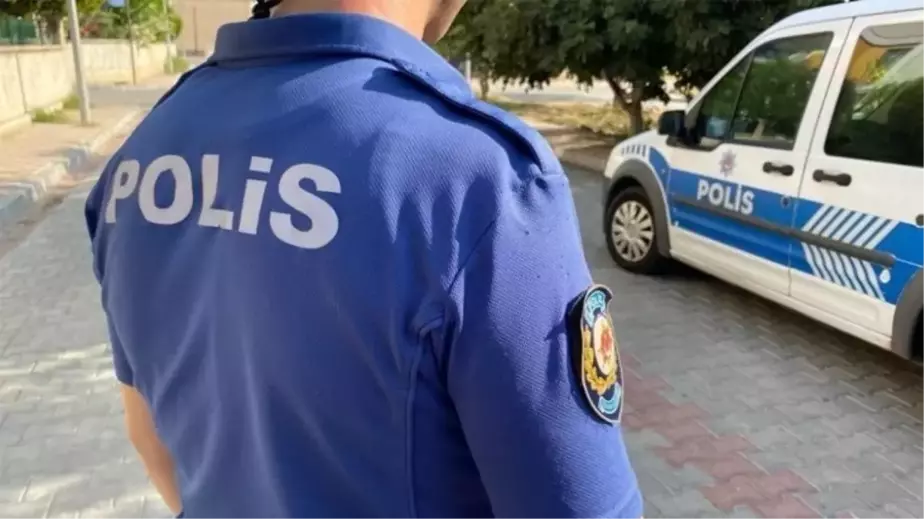 Evde sakladığı altınlarını bulamayınca polis ekiplerini alarma geçirdi