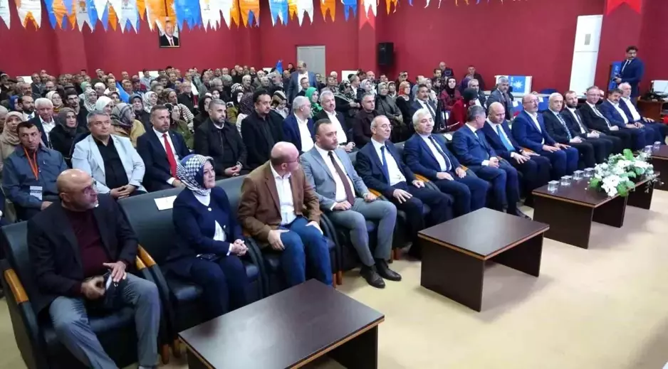 Murat Afşarünal, AK Parti Kütahya Merkez İlçe Başkanlığı'na Seçildi